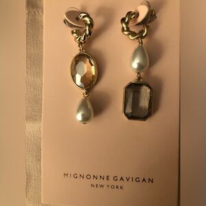 Mignonette Gavigan dangle earrings NWOT